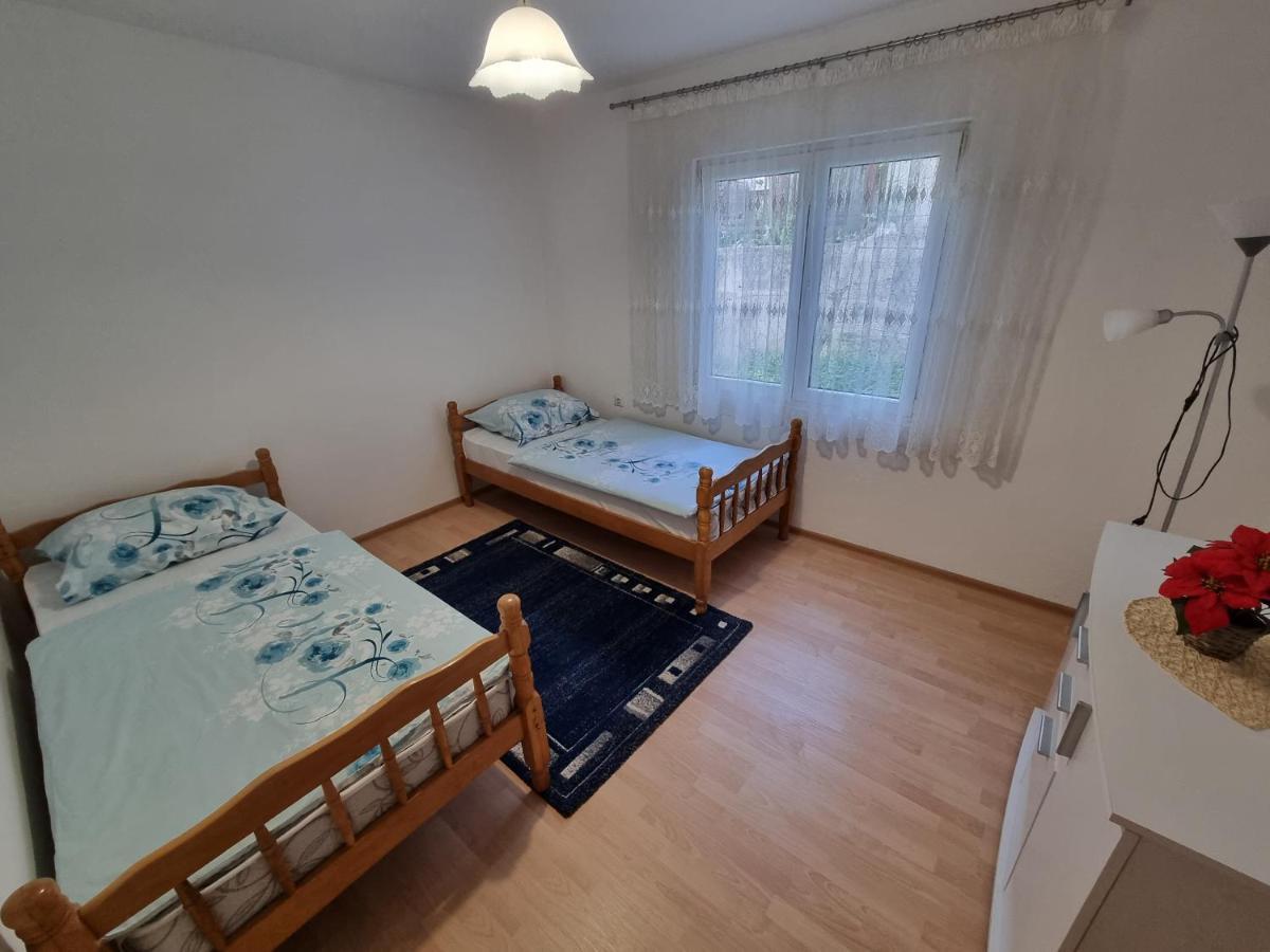 Apartment And Room Panorama Mostar Extérieur photo